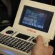 Zbudowałem prawdziwego „PC Classic Mini” z napędem dyskietek! | Archon psuje